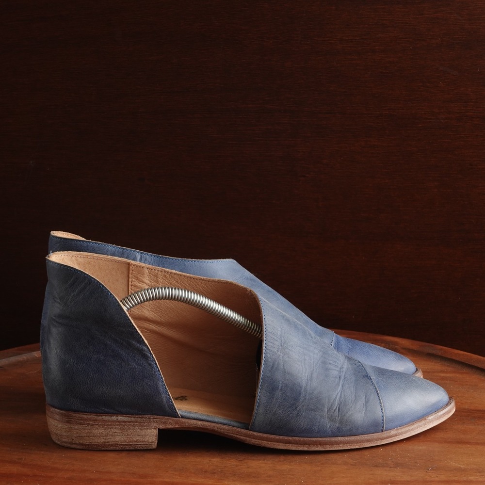 Free People Flats Womens SZ EU 39 US 8.5 Blue Royale Leather Boho Western Shoes